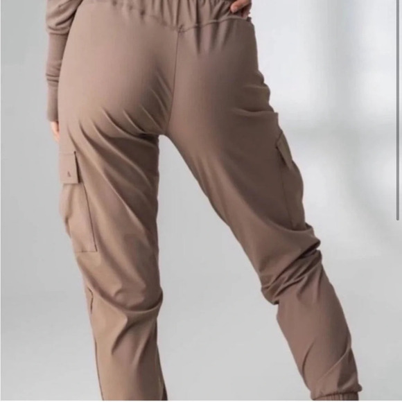 Balance Athletica vitality swift cargo jogger - Picture 4 of 12